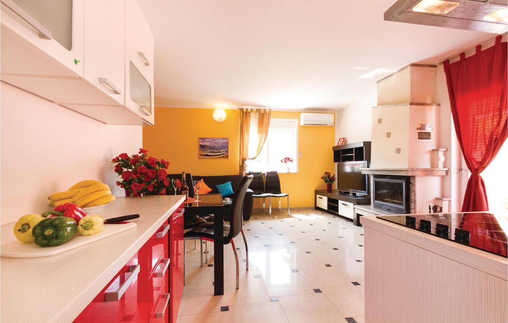 Stunning Home In Betiga With Wifi Barbariga Exterior photo