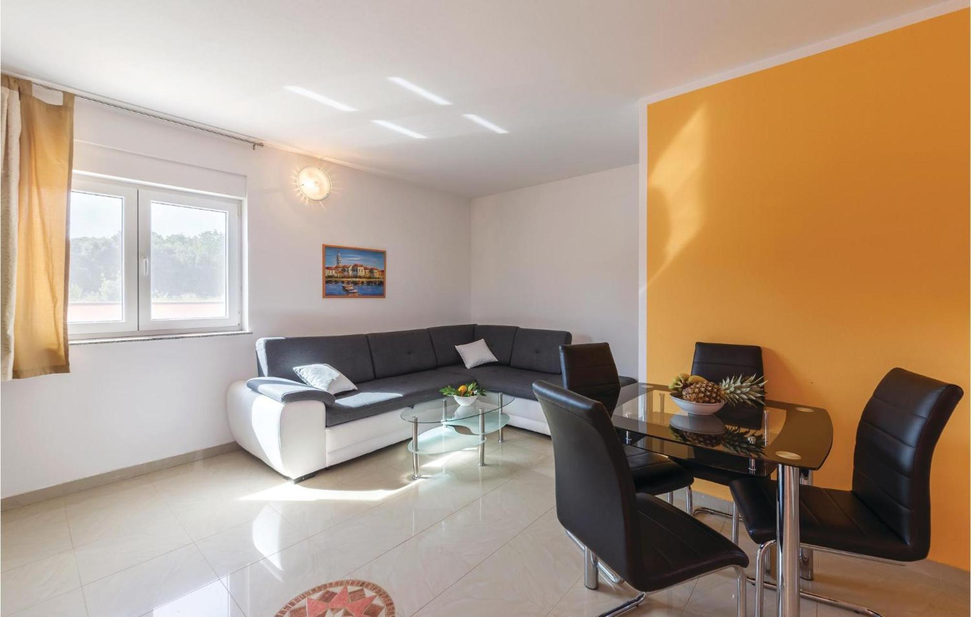 Stunning Home In Betiga With Wifi Barbariga Exterior photo