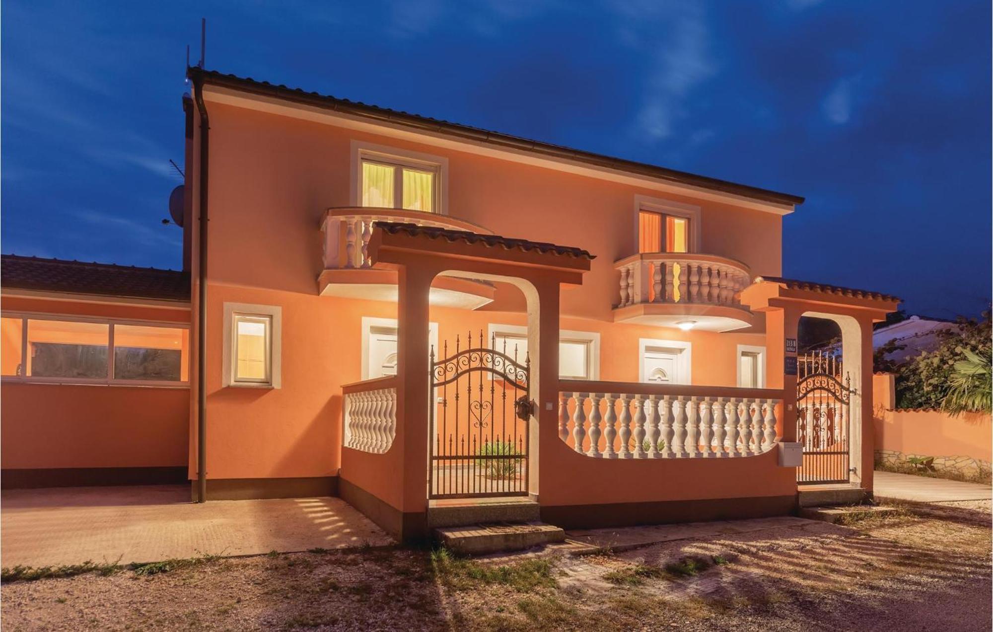 Stunning Home In Betiga With Wifi Barbariga Exterior photo
