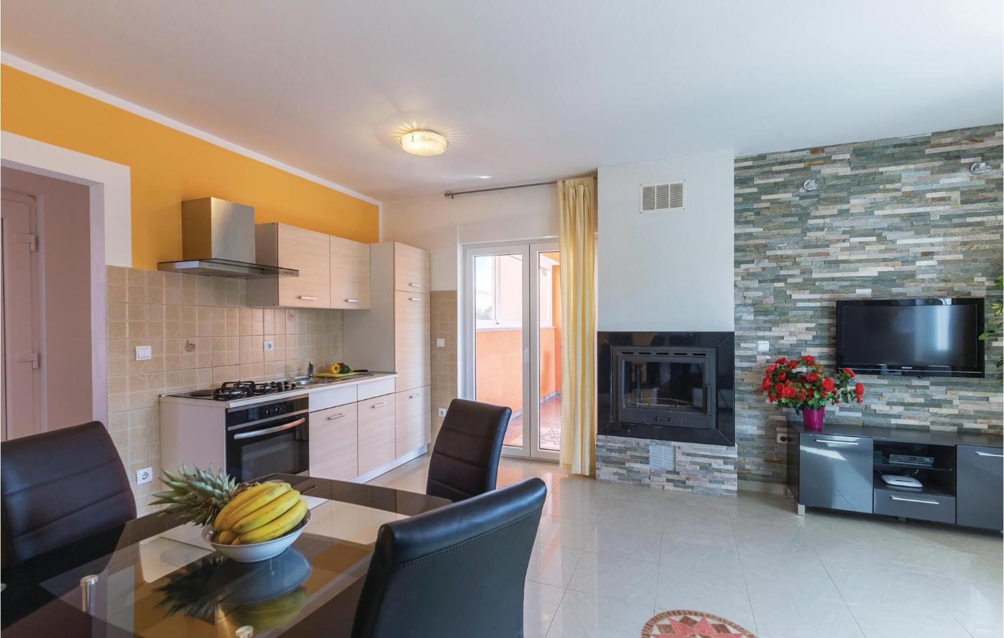 Stunning Home In Betiga With Wifi Barbariga Exterior photo